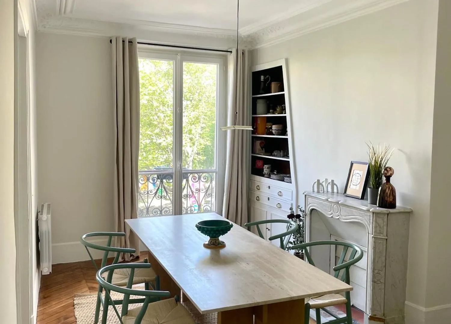 2 Bedroom Stylish Apartment Central Paris