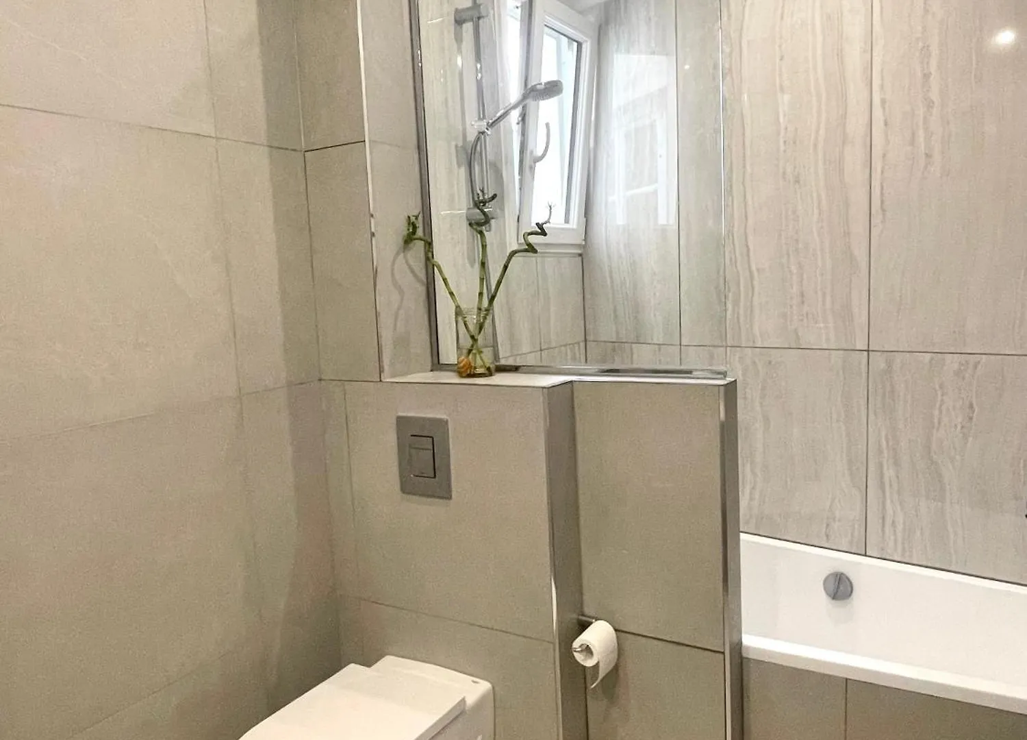 2 Bedroom Stylish Apartment Central Paris