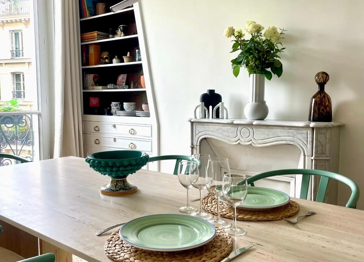 2 Bedroom Stylish Apartment Central Paris