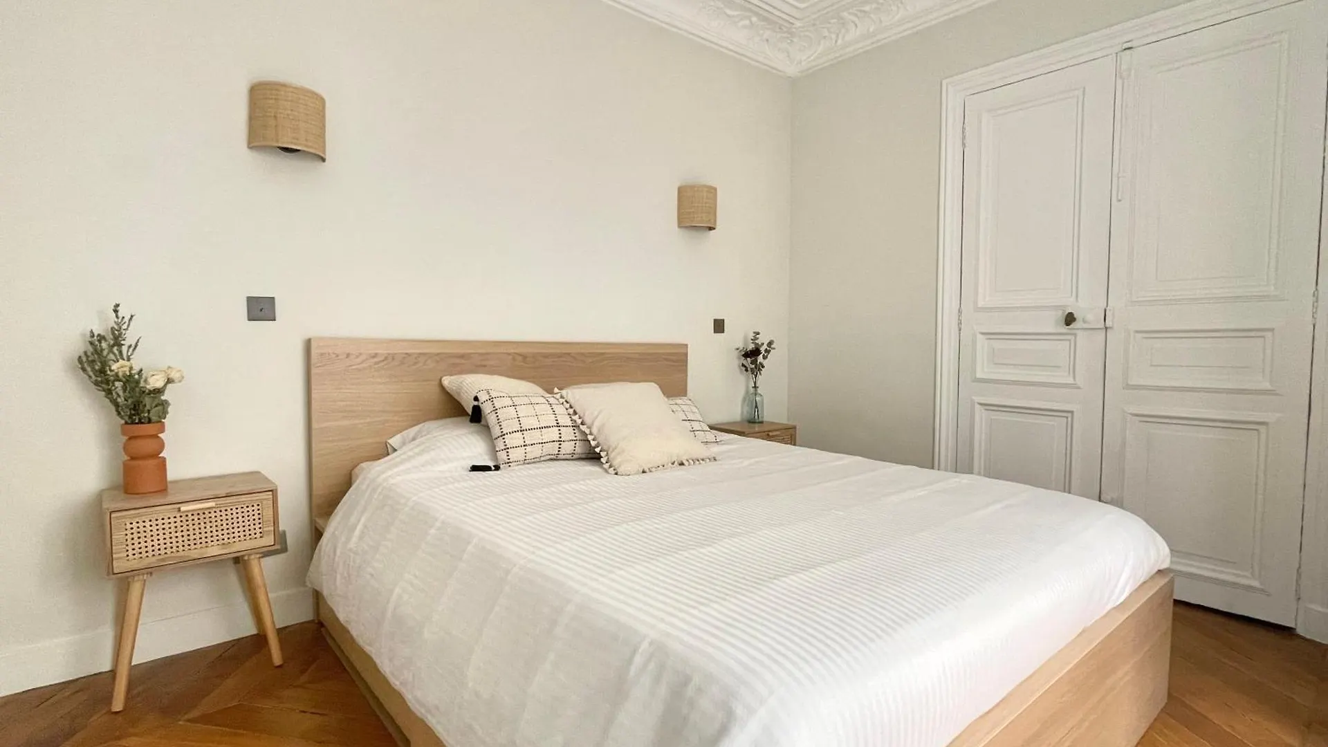 2 Bedroom Stylish Apartment Central Paris